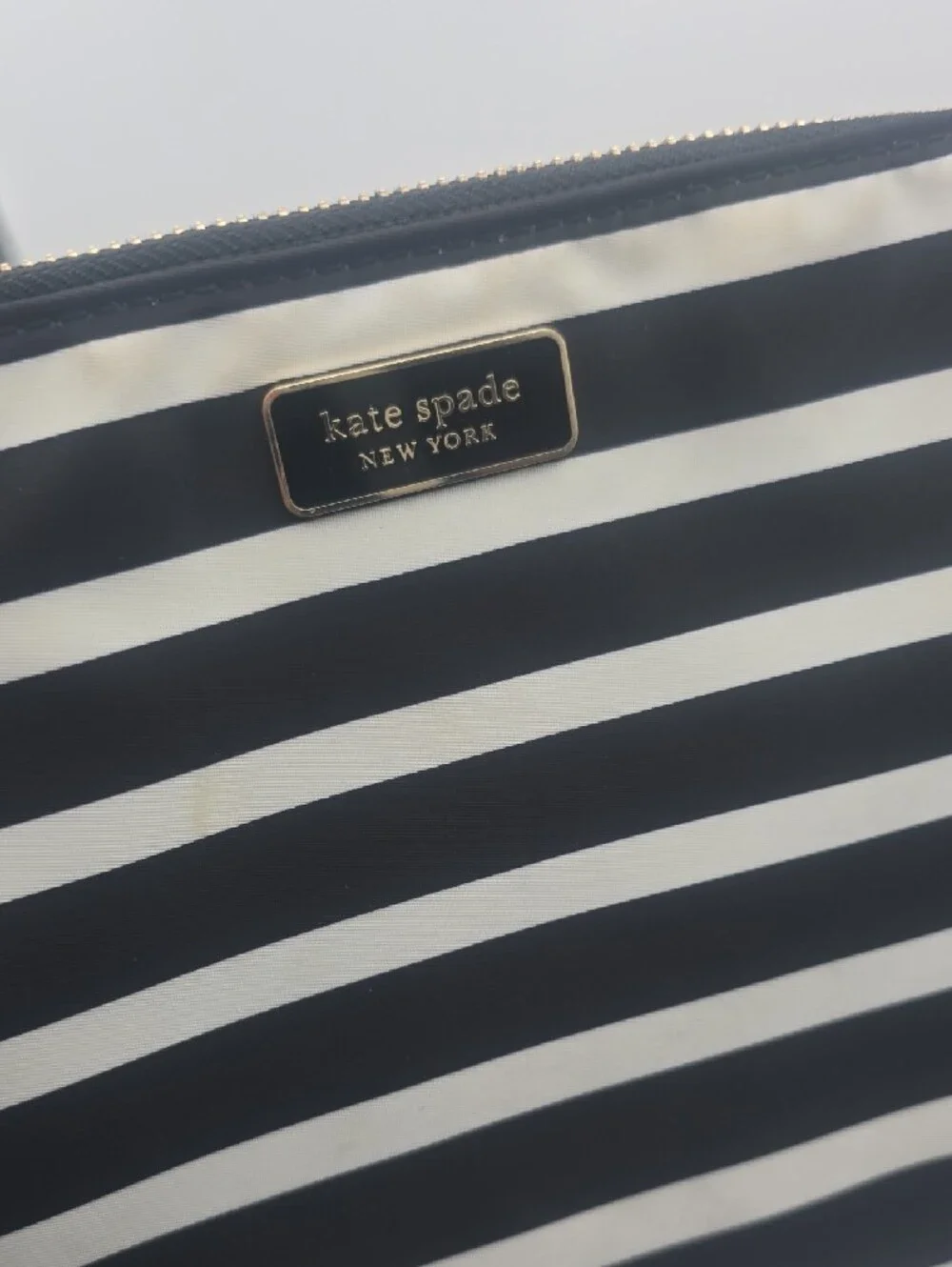 Kate Spade Black & White Striped Cosmetic Med Pouch W/ Silver Hardware (EUC)🖤🤍